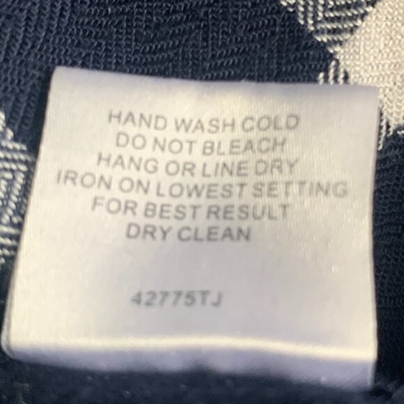 Romeo + Juliet Plaid Flannel Button Front Top Sz M Navy Blue & White 106i - Picture 9 of 9